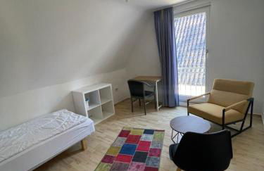 Hamburger Villenviertel, ganzes Haus mit 5 Einbettzimmern,1 Esszimmer - Foto 3