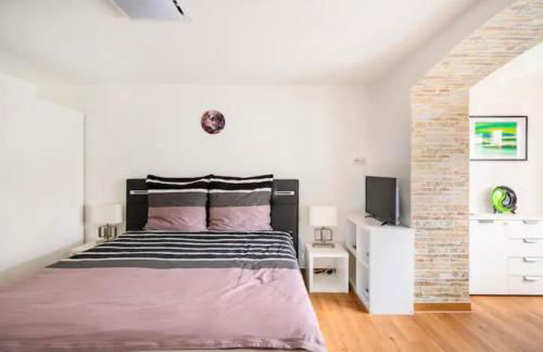 Günstiges grünes Ferienzimmer mit separater moderner Dusche - Foto 28