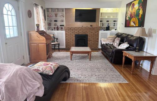 The Paradise House steps from the Heart of Hertel - Foto 3