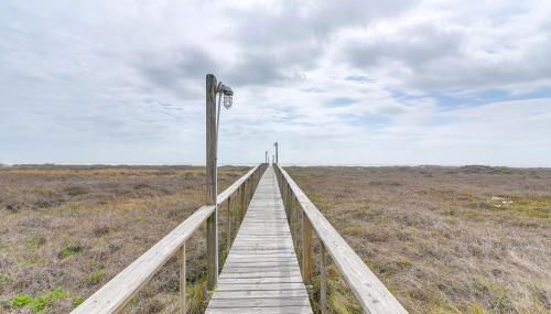 BBQs and Decks Oceanfront Surfside Beach Home - Foto 3