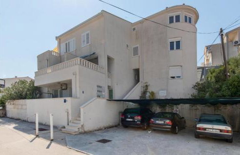 2 Bedroom Amazing Apartment In Klek - Photo 3