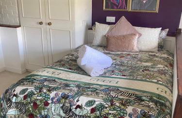 Farmhouse Retreat with Hot Tub, Pool, Horses, Games Room, Free Car Park, Only 45 min from Oxford Circus - Foto 42