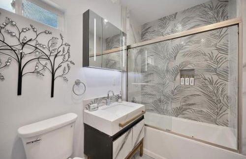 Walk to UC Davis Medical Center! Duplex with Patio - Foto 17