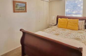 3.2 near University and Memorial Hospital - Photo 8