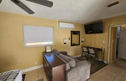 The Vacay Inn - Photo 11