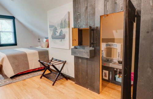 Luxurious Lake Front Estate, Sleeps 20, Game Room and Pet Friendly - Foto 29