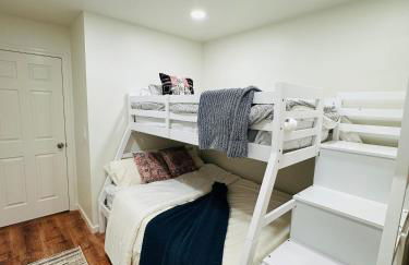 Urban Oasis I Stylish Getaway to NYC with Parking - Foto 20