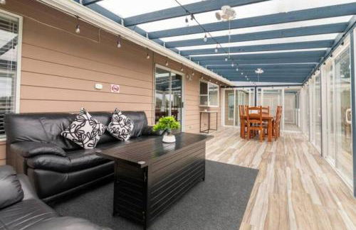 Shiny Rambler House with Spacious Solarium. - Foto 33