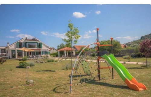 Villa P - Holiday Home - Photo 16