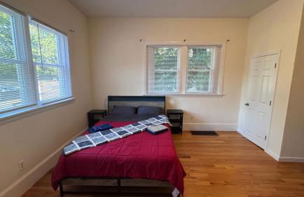 Updated 1BR, 1st floor, near T, free parking - Foto 1