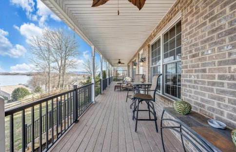 Lake Lookout - Private Home with lake views & Game room - Foto 8