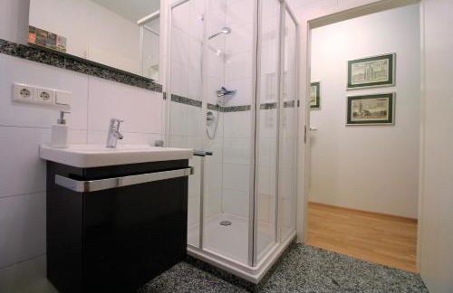 Luxury city apartment - view of river and castle - Foto 9