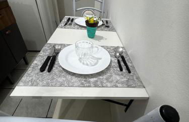 APT-8 Completo Bem Localizado a 1 minuto Rodoviaria e Centro, com Ar Condicionado e Garagem - Foto 13