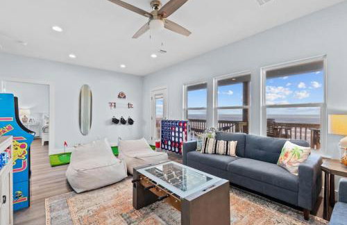 Beachfront oasis! Hot tub, gameroom, double deck!! - Foto 18