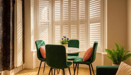 Seren, Free Parking, Close to Train Station, Pool table, sleeps 1-7guests - Foto 2