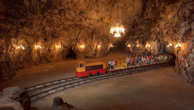 Private Excursion to Postojna + Predjama Castle - Foto 3