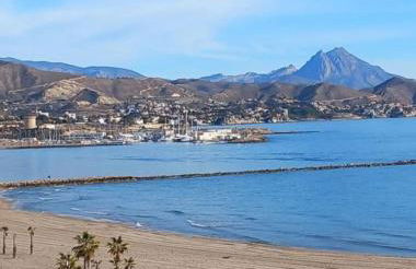 Apartamento con piscina y pista de tenis a un paso de la playa - Photo 29
