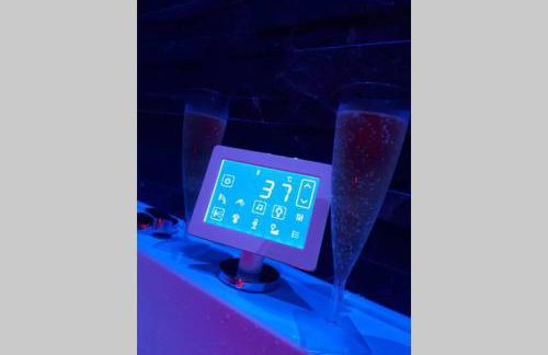 SPA privatif Love room, Le Hammam et Bulles, chez Nuits Chartraines - Foto 18