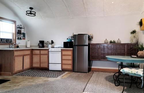 Cozy Quonset Hut On Maple Lake - Photo 3