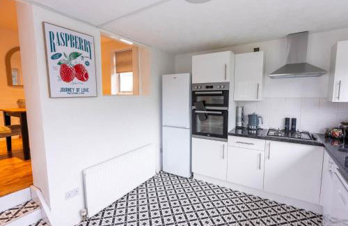 Spacious Home 10 mins to Airport & Braehead - Pass the Keys - Foto 15