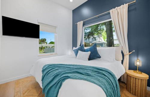 New-Dog Friendly,Hot Tub, Fire-pit, 1 mile to DTWN - Foto 38