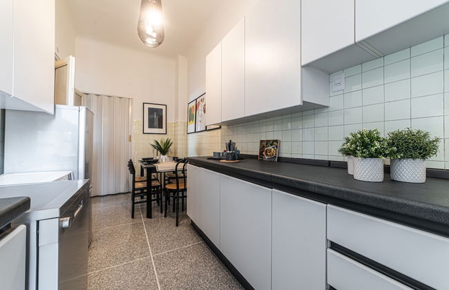 JOIVY Sophisticated Flat W/ Desk - Foto 23