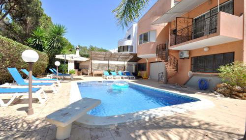 Spacious Retreat With Prime Location, Private Pool, Snooker, Free AC & Wifi - Photo 3