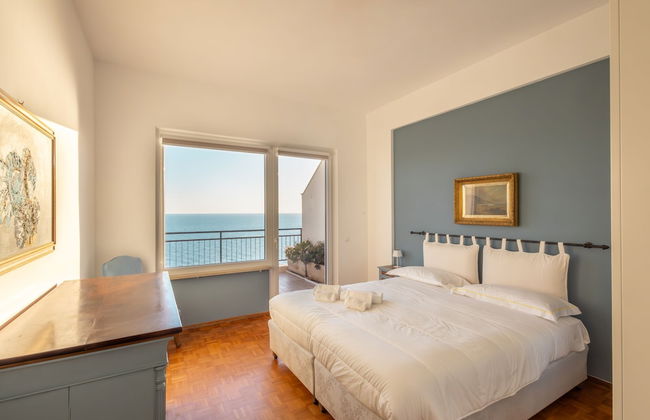 Sky & Sea Apartment by Wonderful Italy - Photo 8