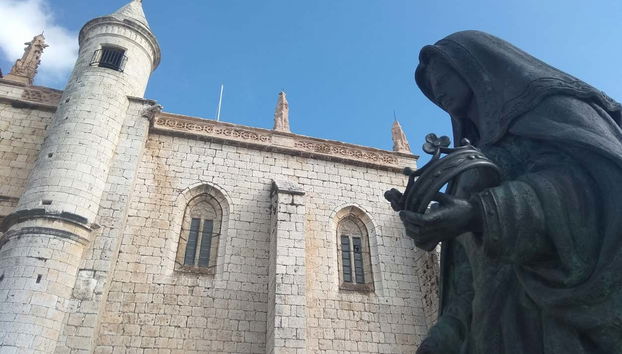 Statua di Juana I a Tordesillas
