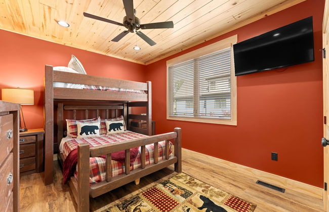 Black Bear Lodge by Avantstay Lakefront Dock Pool Theater Sleeps 20 - Foto 48