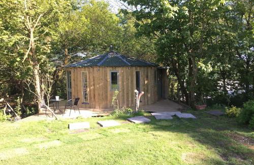 The Roundhouse - Unique space nestled in the trees - Photo 1