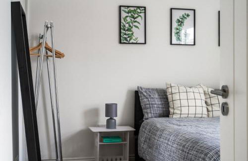 Entire 3 Bedroom House in London - Canning Town, City Airport, London ExCel - Foto 14