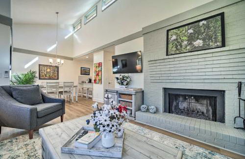 Sapphire Home with Grill and Pool Access - Foto 1