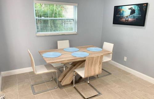 Home in West Palm Beach with Heated Pool - Foto 10