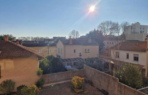 KO T2 avec grand balcon filant, Wifi, Clim à 4 min Remparts - Photo 25