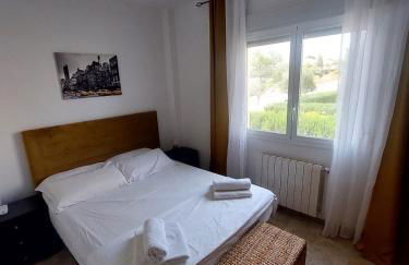 Luxury Villa with Pool & Garden - Foto 23