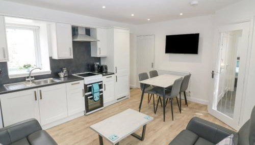 2 College Bounds - Photo 3