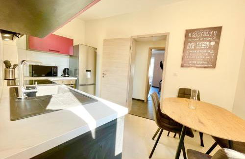 COLMAR - Appartements Deluxe - Lumineux - Stationnement Gratuit et Facile dans la rue - Foto 59