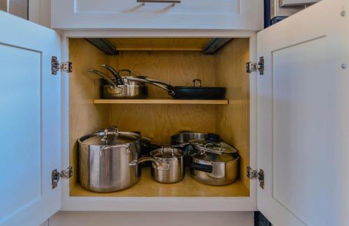 Northside FAMLYNEST Lincoln Sq 4BR 2BA 2P Rare find - Photo 35