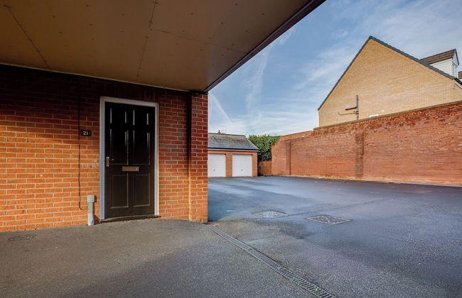 Quaint 1 Bedroom 1st Floor Flat - Photo 25