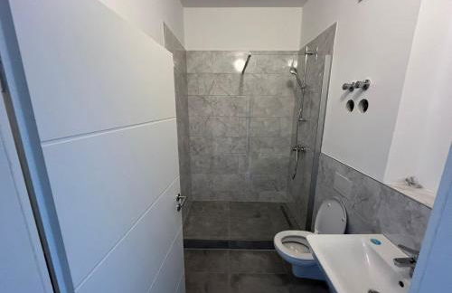 Komfortable und zentrale Apartments in Neumünster - Perfekt für Monteure und Gruppen - Foto 40