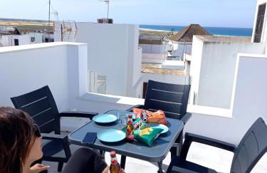 Casa El Cuartel with private seaview rooftop - Foto 1