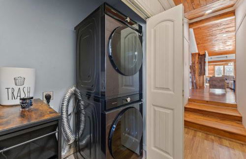 Spacious Foley Retreat Sleeps 12 Game Room Theater - Photo 27