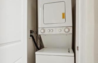 Sleeps 4! 2BR, Gym, Paid Parking, Close to Major Attractions - Foto 54