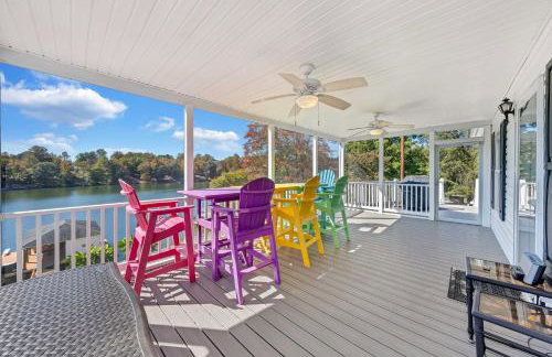 Family Lake Retreat w/ Screened Deck! - Foto 1