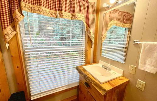 Cute Cabin creek & Firepit #12 - Foto 23