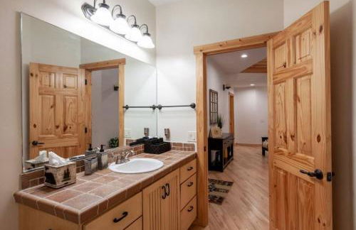 Hillside Hideaway - game rm - master spa - Luxury - Foto 33