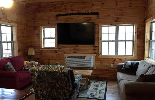 Authentic Stunning Cabin Rental with Private Jacuzzi near Huntington, West Virginia - Foto 12