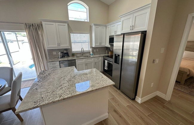 Completely Updated Villa, Private Pool, Beautiful! - Photo 9