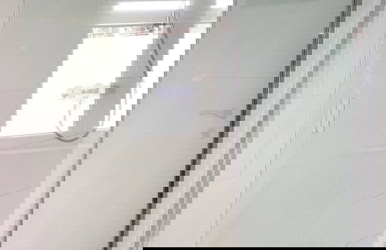 Almost White, Near Train, Metro N7688 - Foto 8